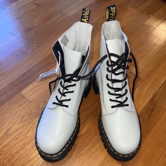 Dr Marten Audrick Boot - Picture 2 of 7